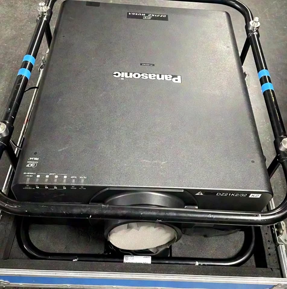 Panasonic DZ21K2 Video Projector