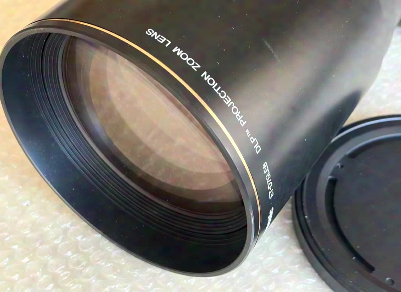 Panasonic ET-D75LE8 Super long-throw telephoto lens for Panasonic 3Chip DLP