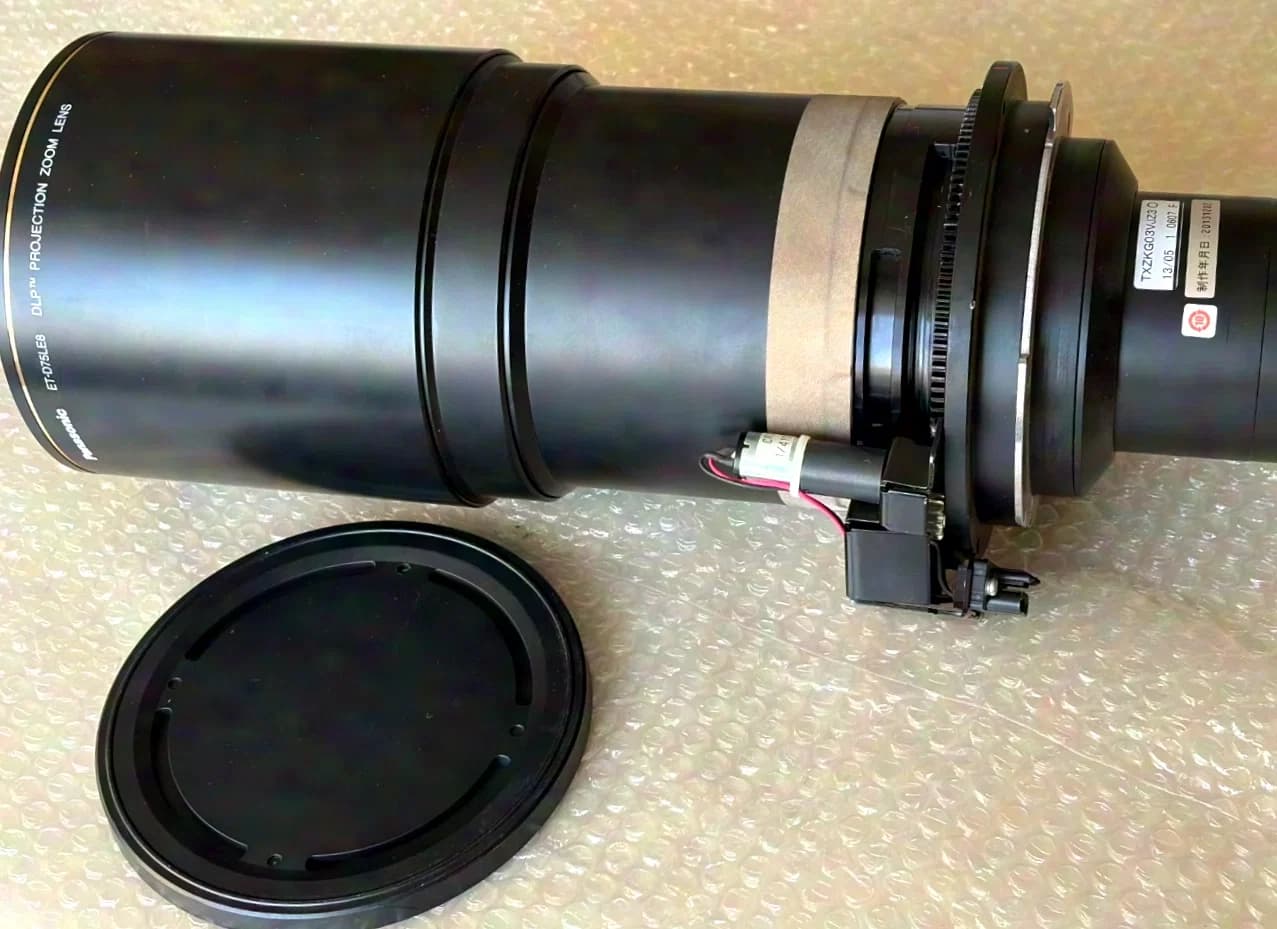 Panasonic ET-D75LE8 Super long-throw telephoto lens for Panasonic 3Chip DLP