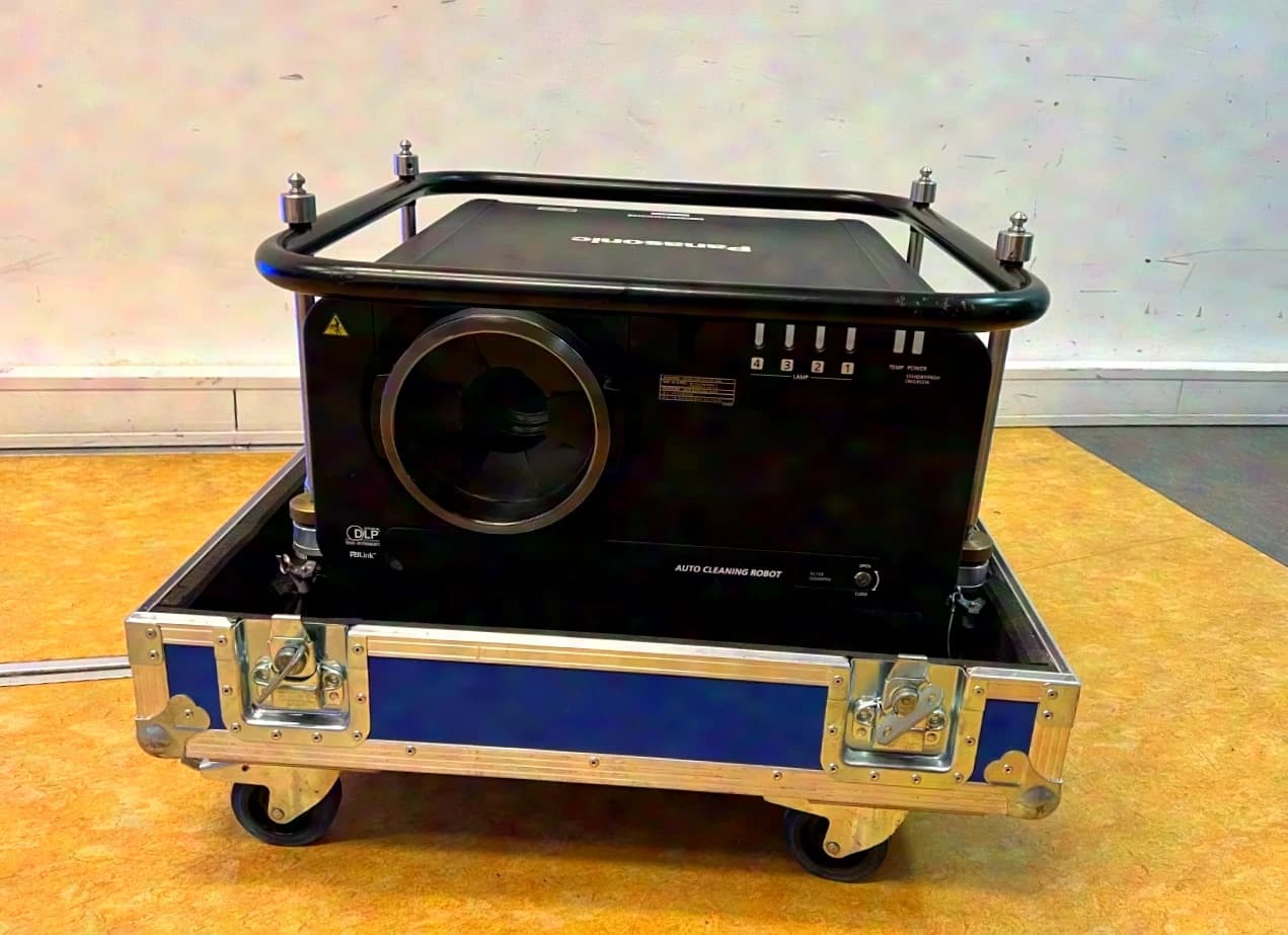 Panasonic PT-DW 10000E