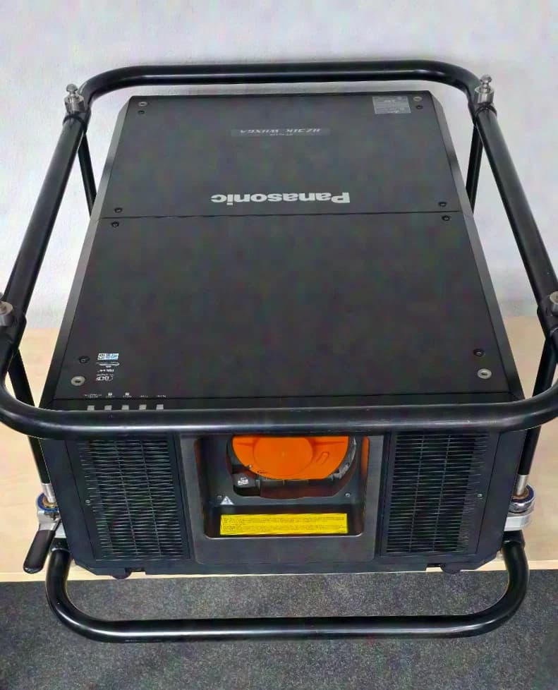 Panasonic PT-RZ31K