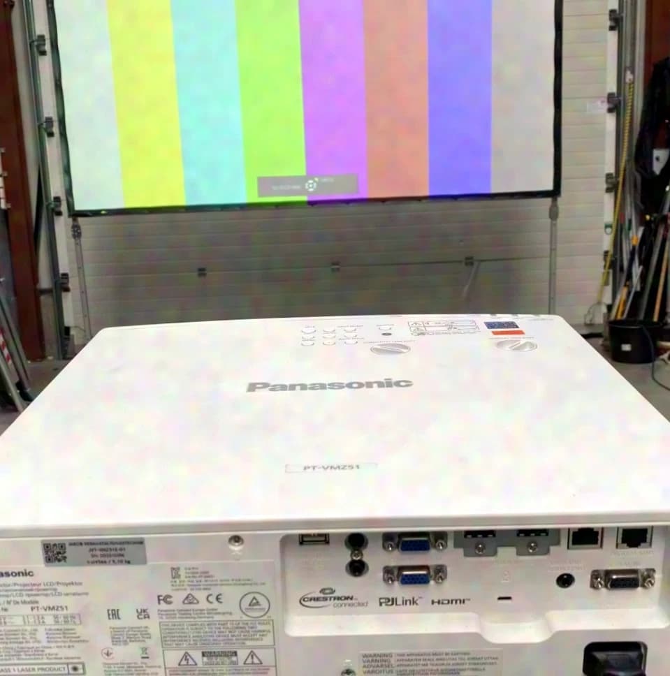 Panasonic PT- VMZ-51 bright & compact laser projector 5,200 ANSI Lumen, 182 hours