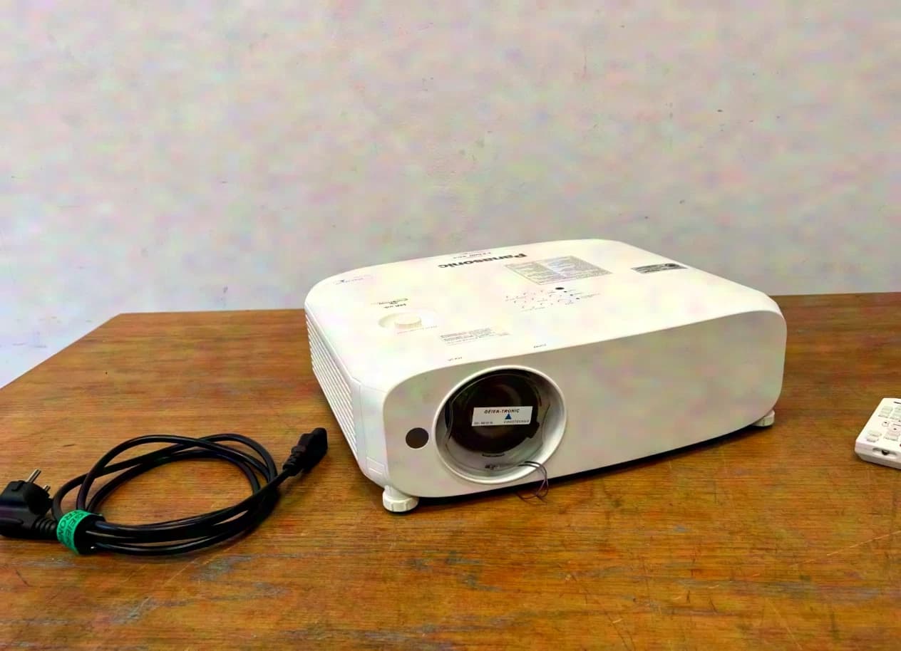 Panasonic PT-VX600E