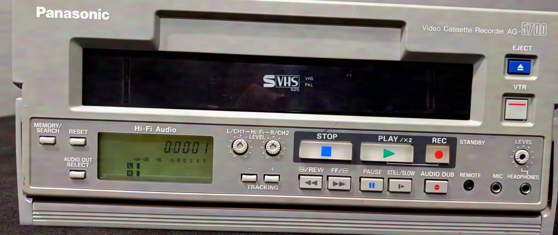 Panasonic SVHS Recorder AG 5700E-E