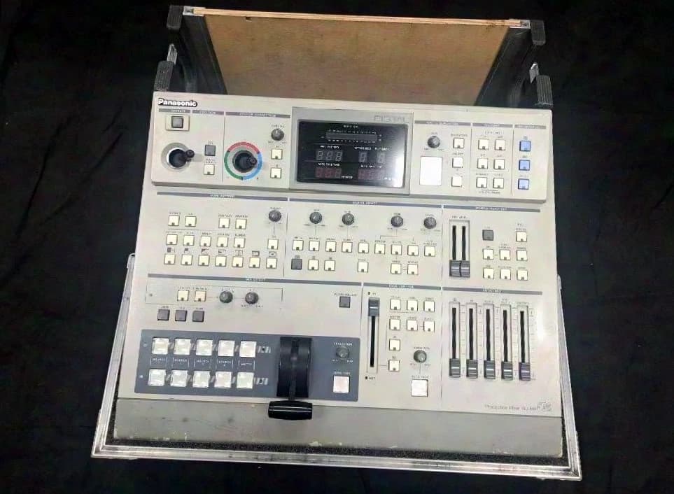 Panasonic WJ-MX50A - Vision mixer in flight case