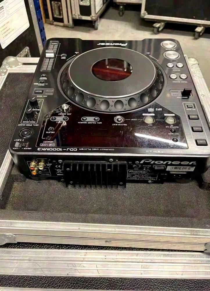 Pioneer CDJ 1000MK3 in Case - Set of 2