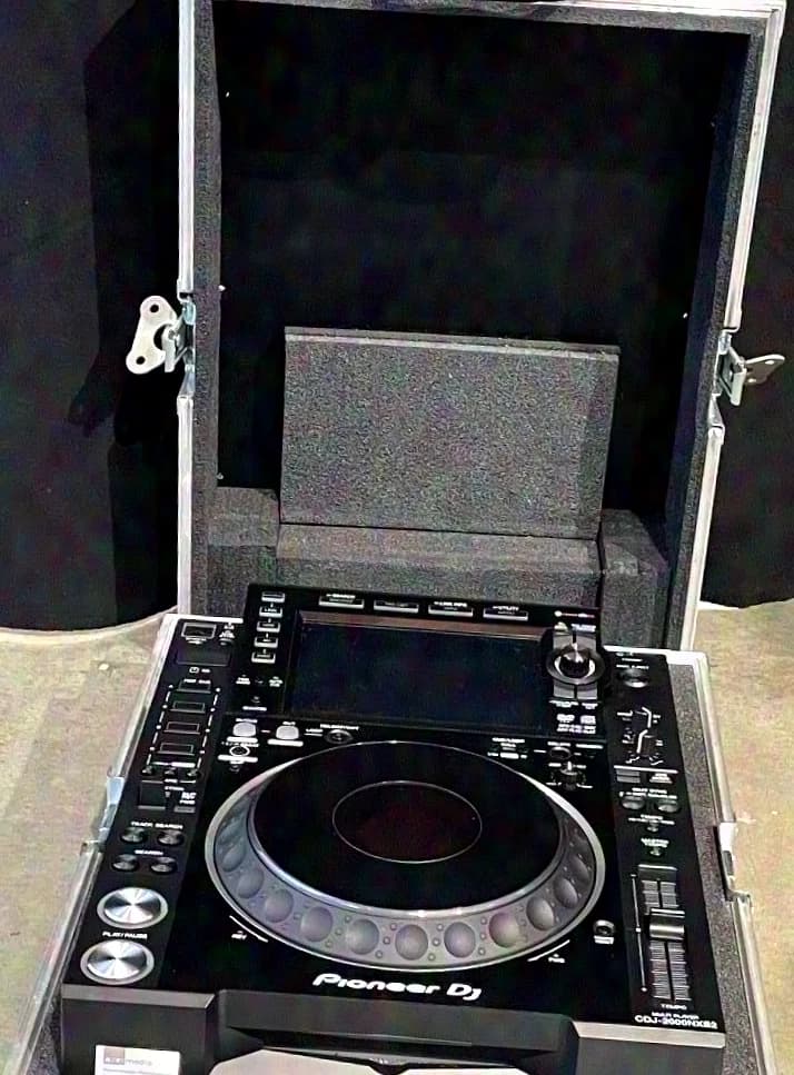Pioneer CDJ 2000 NXS2 incl. Case