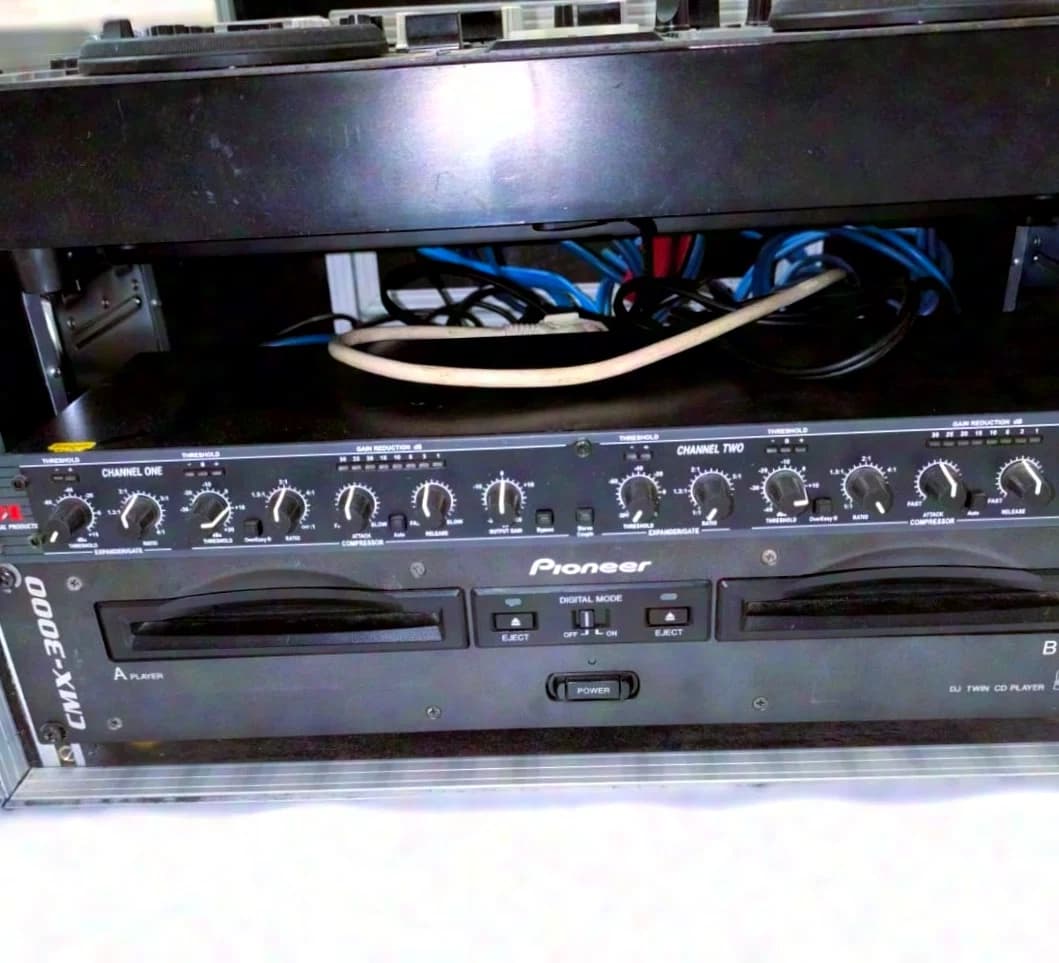 Pioneer DJ Rack DJM3000 , CMX 3000, DBX266xl L Case