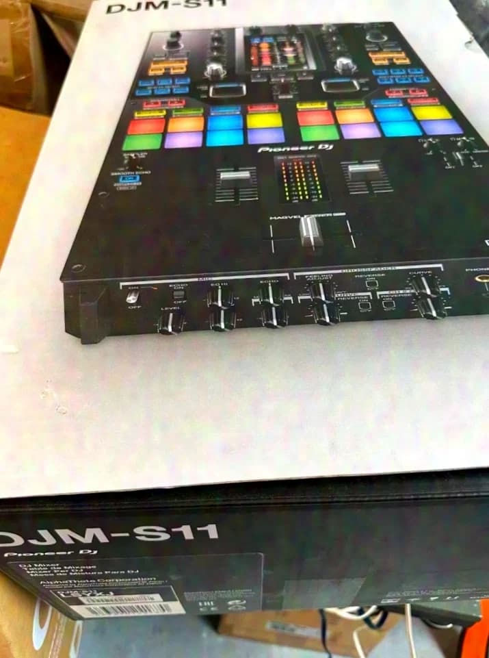 Pioneer Pioneer DJM-S11 Professional Battle Mixer