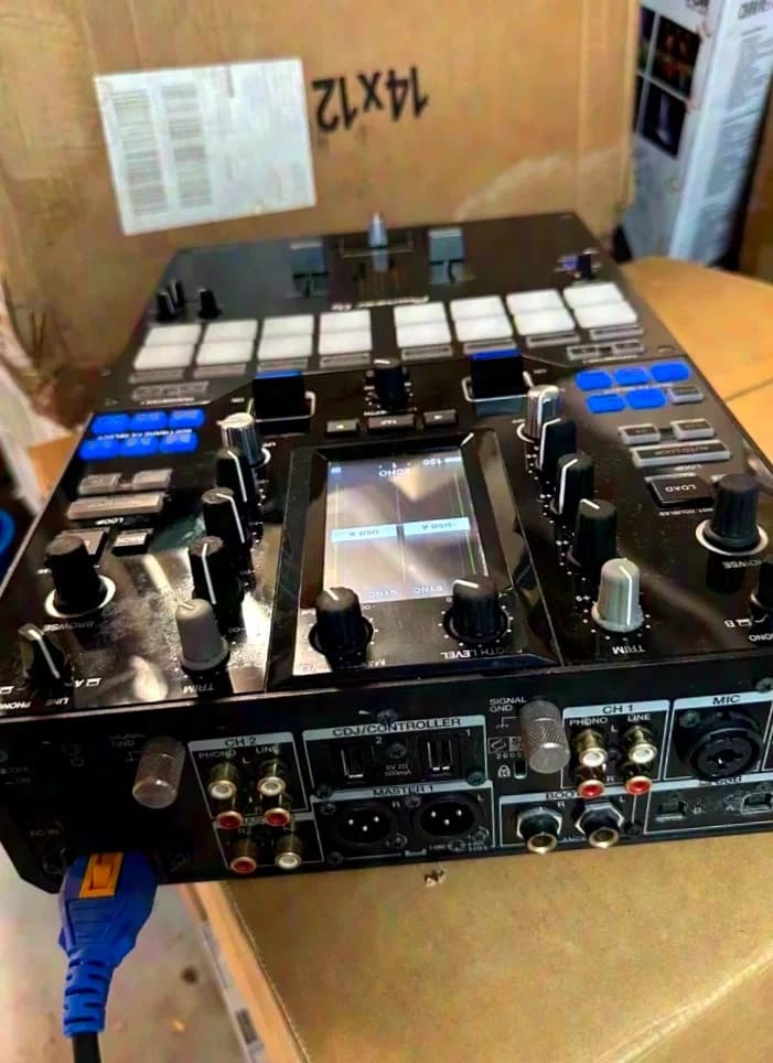 Pioneer Pioneer DJM-S11 Professional Battle Mixer