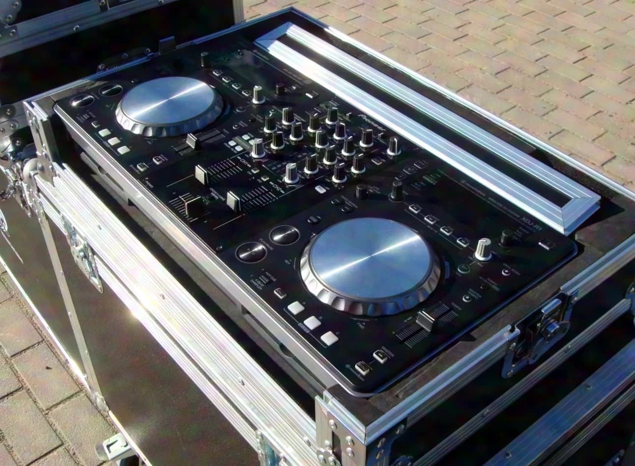 Pioneer XDJ-R1 wireless DJ System in Magma Case
