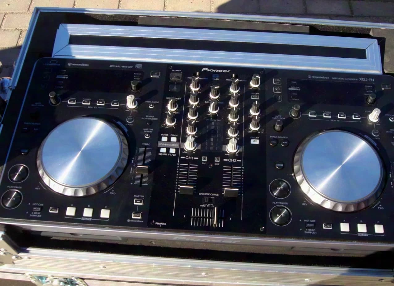 Pioneer XDJ-R1 wireless DJ System in Magma Case