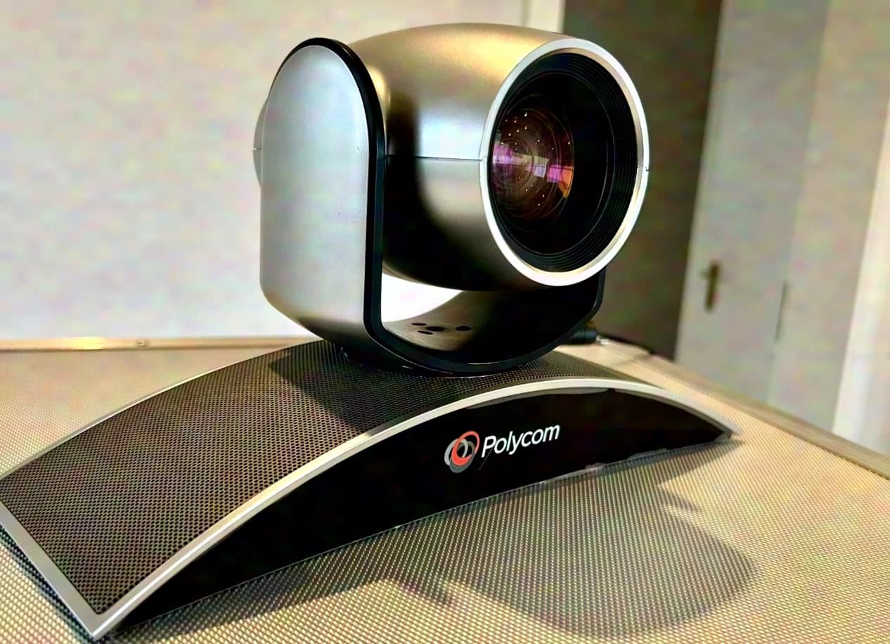 Polycom HDX 8000 conference system, PTZ camera, microphone, accessories