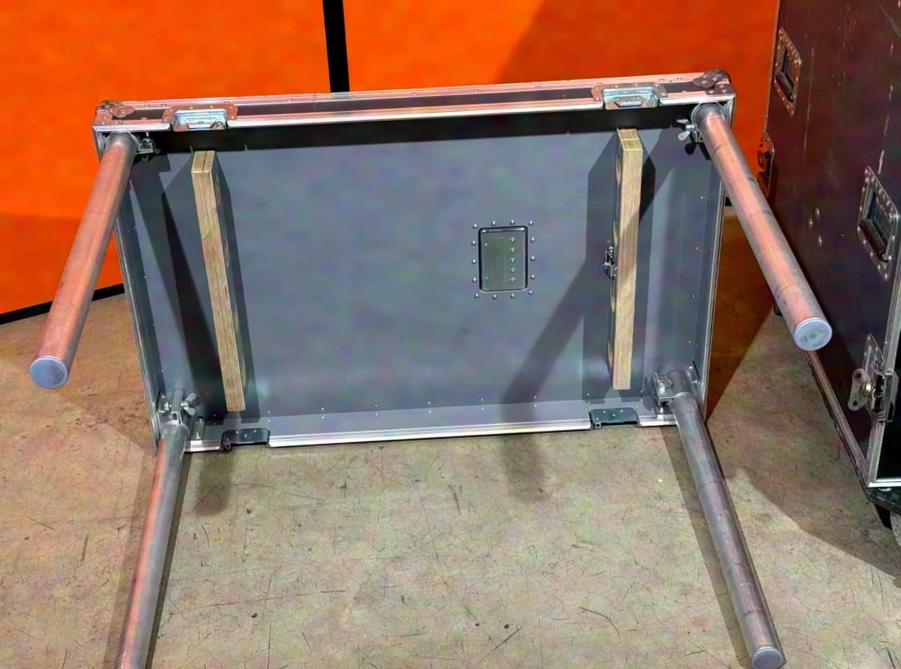 ProCase SPS-Rack with table, Shock-Mount 20HE, EBT: 79.5cm, grey