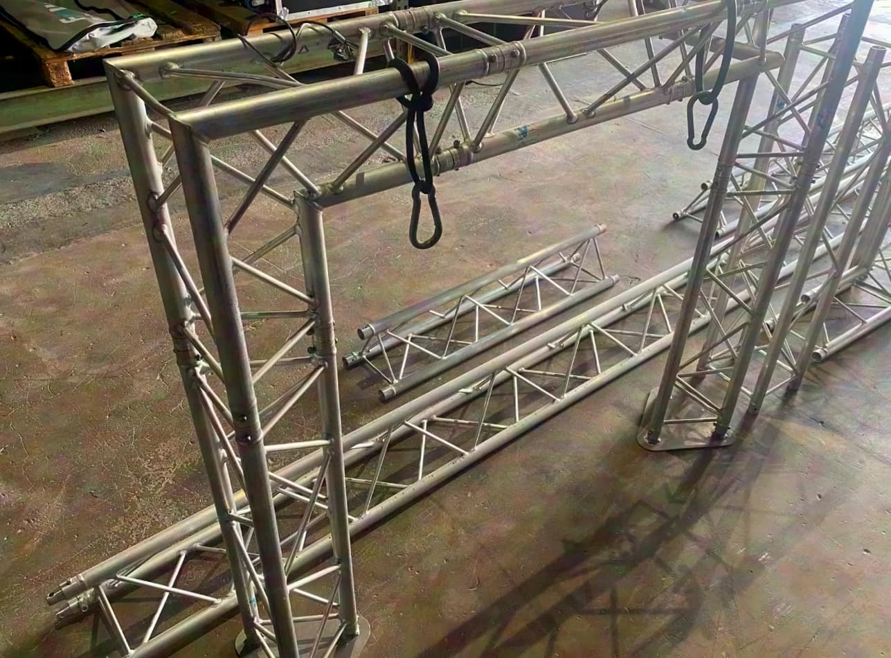 Prolyte E20D truss