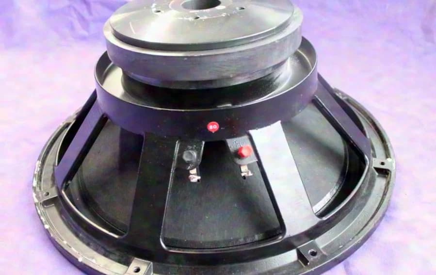 RCF L18-P300, L18P-300, L18P300, L18P 300, L18 P300 4 / 8 Ohm