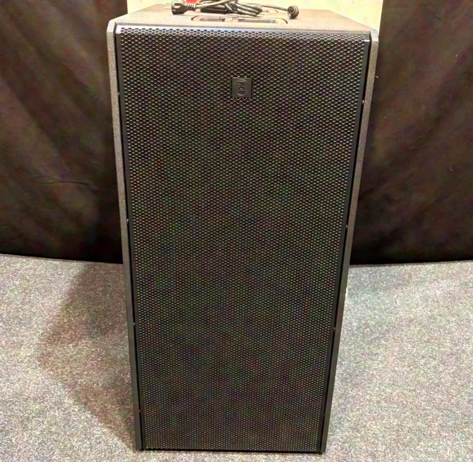 RCF SUB 8008-AS 2x18" Active PA Subwoofer B-Stock
