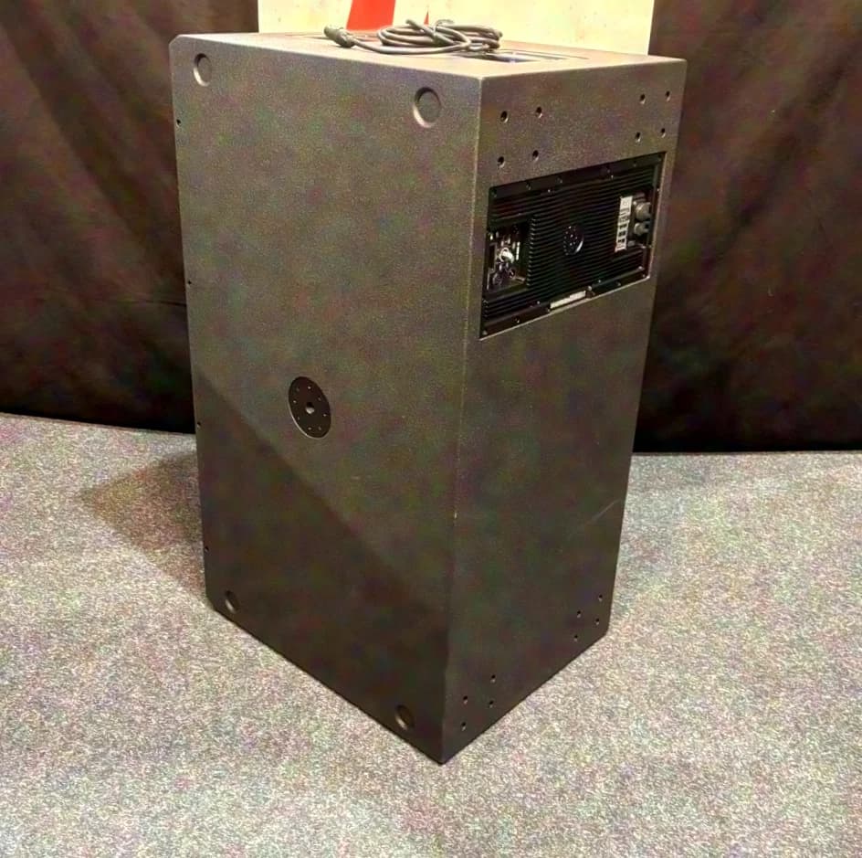RCF SUB 8008-AS 2x18" Active PA Subwoofer B-Stock
