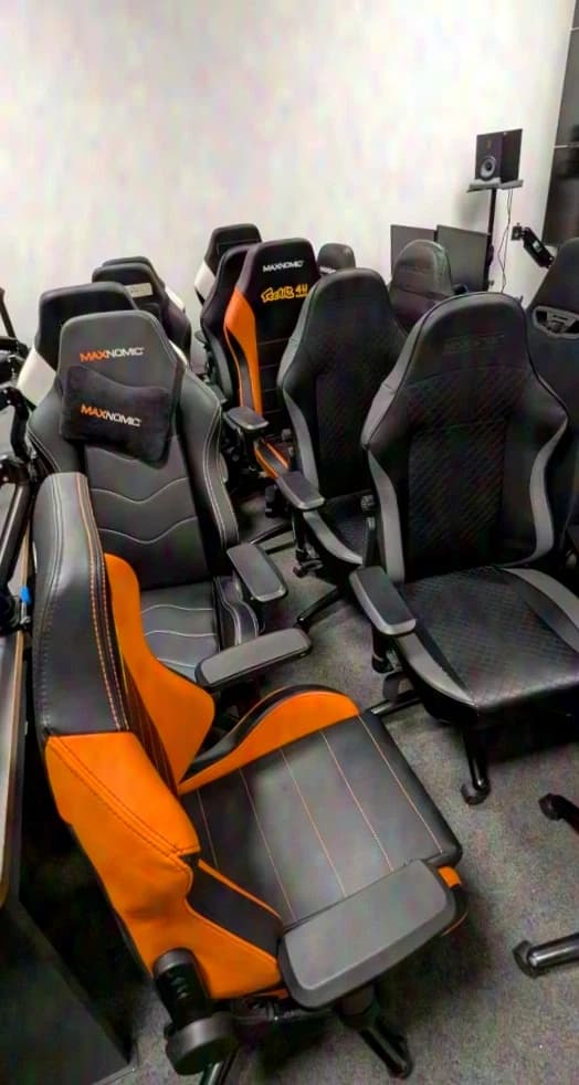 Recaro, Noblechairs, Maxnomic and more Gaming-/Office Chairs - Large selection of used gaming-/office chairs