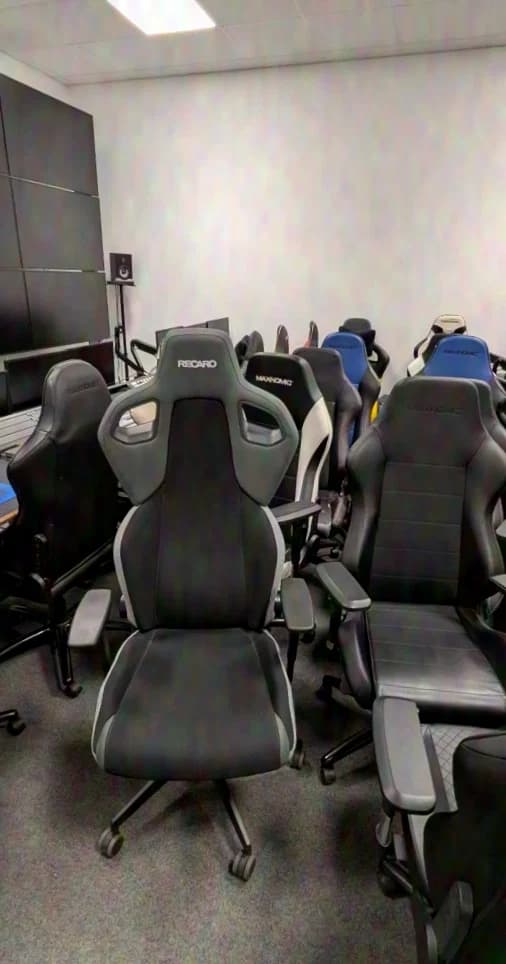 Recaro, Noblechairs, Maxnomic and more Gaming-/Office Chairs - Large selection of used gaming-/office chairs