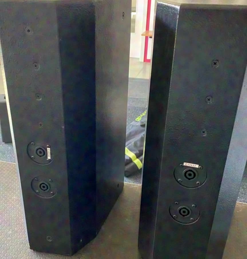 Renkus Heinz SR81/ 9 8"-2-way full-range speaker cabinets 350W- from installation