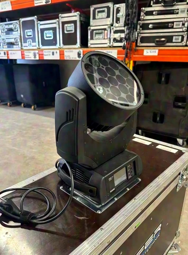 Robe LEDWash 300+ in 4-unit case (SET)