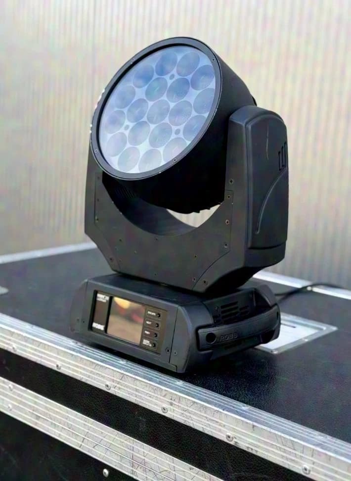 Robe Robin 300 LED Wash