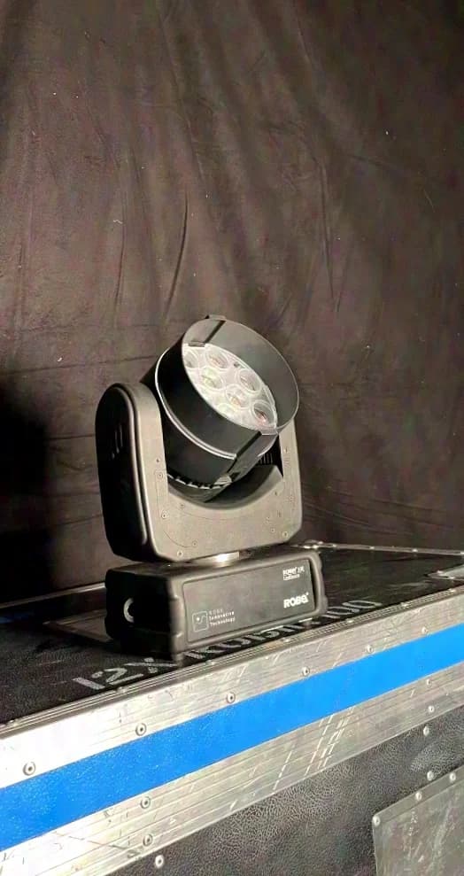 Robe Robin LEDBeam 100 incl. Tophat, Eggcrate, Case