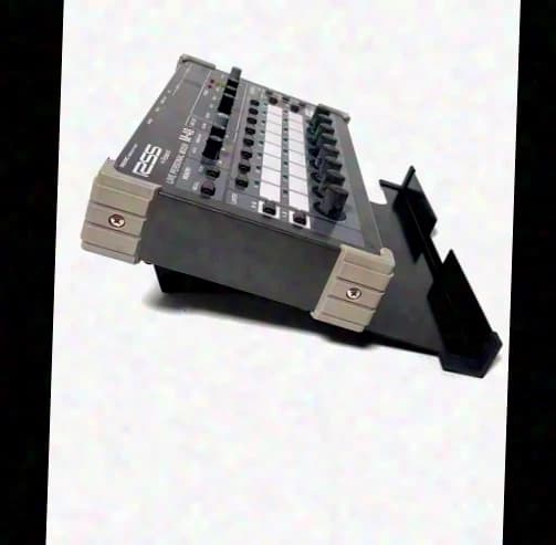 Roland Used | Roland M-48 Live Personal Mixer (4 Pieces)