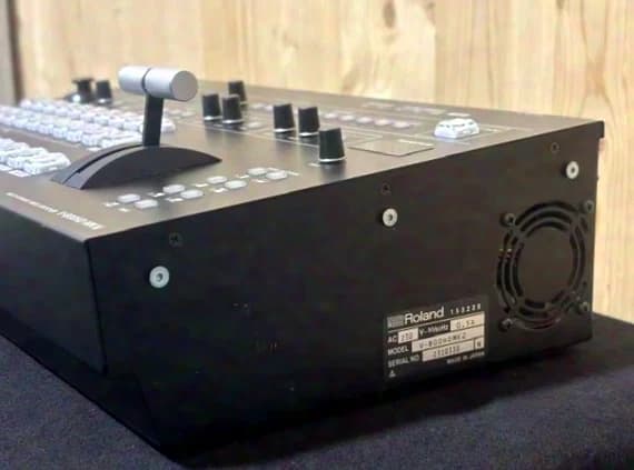 Roland V-800HD MKII MULTI-FORMAT VIDEO-SWITCHER