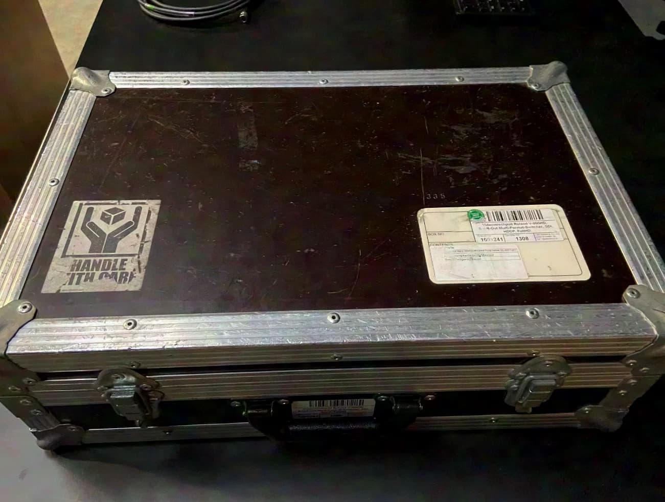 Roland V-800HD Multi-Format Video Switcher