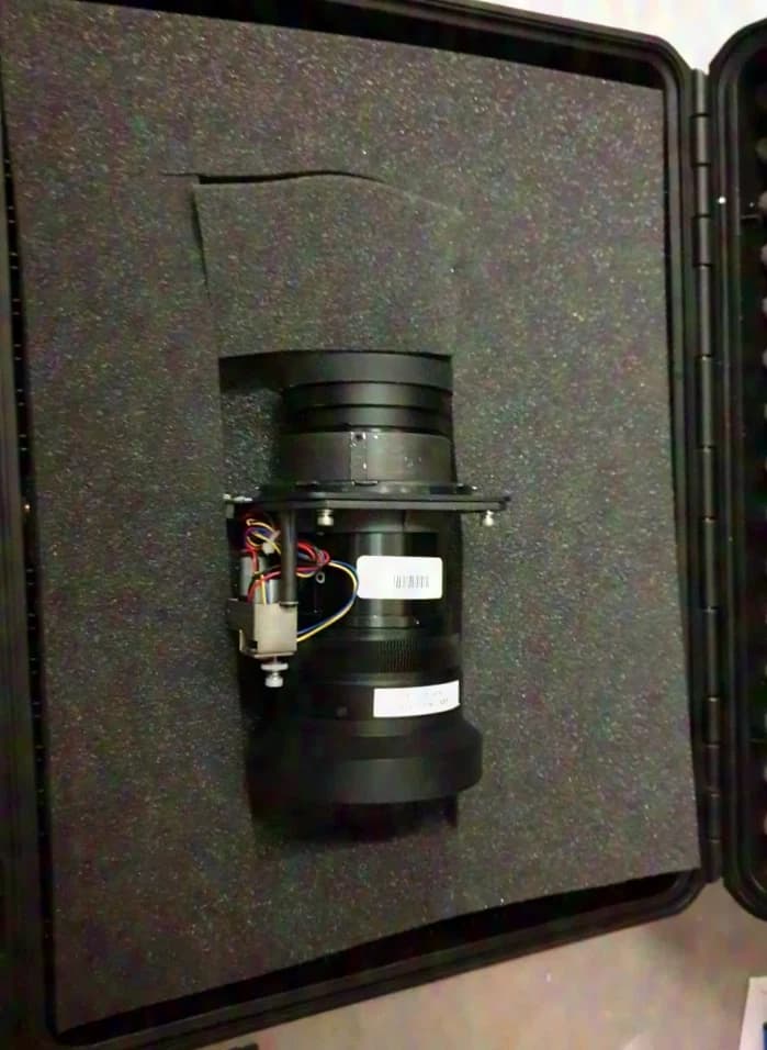 SANYO LNS-W02Z / ET-ELW02 Short Zoom lens (1.4-1.8:1) + CASE