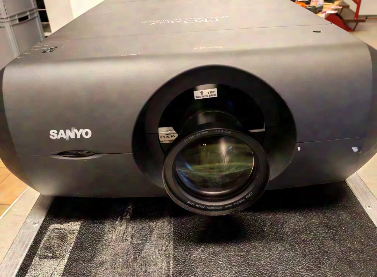 SANYO PLC-XF47 15,000 Lumen - only 490 h - with Guerilla Ultra-Telezoom 6.2-9.3:1
