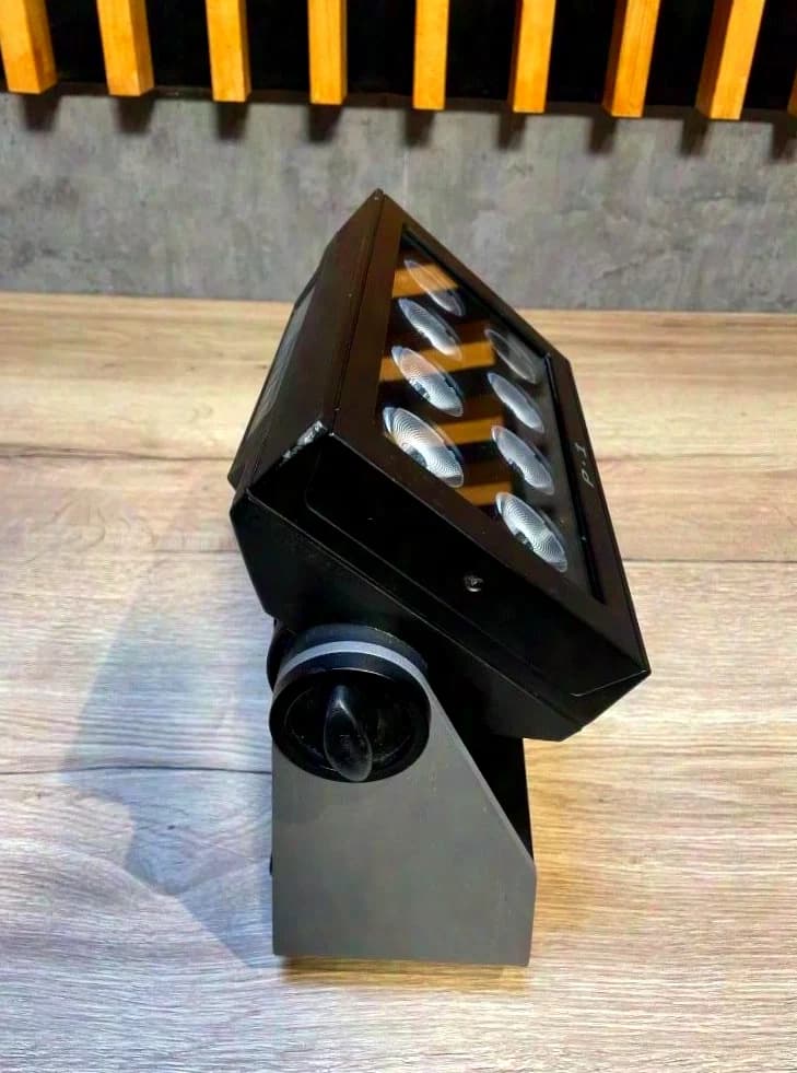 SGM P1 Battery-Powered LED Floodlight