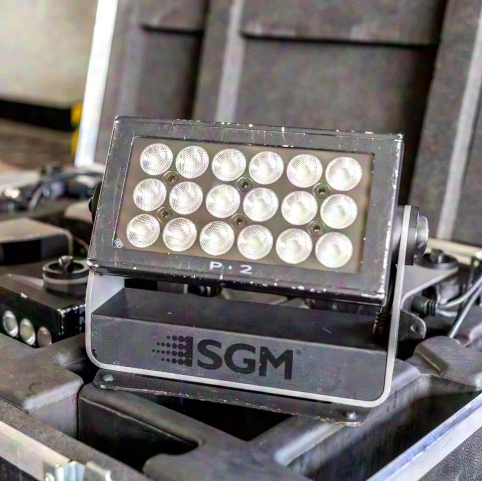 SGM P2 RGBW LED Floodlight, 18x10W
