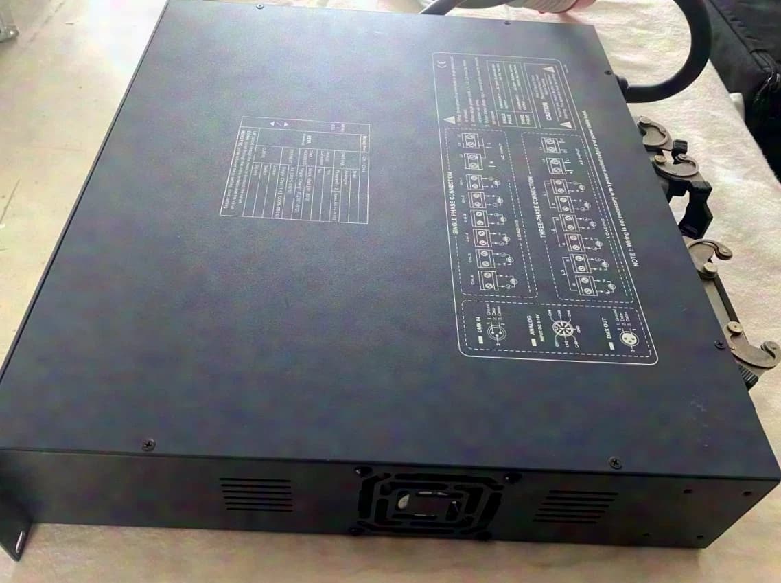 SHOWTEC D-Pack 6 MK-II 6x 10A Dimmerpack with 2x Harting output + CEE 32A connection, good condition