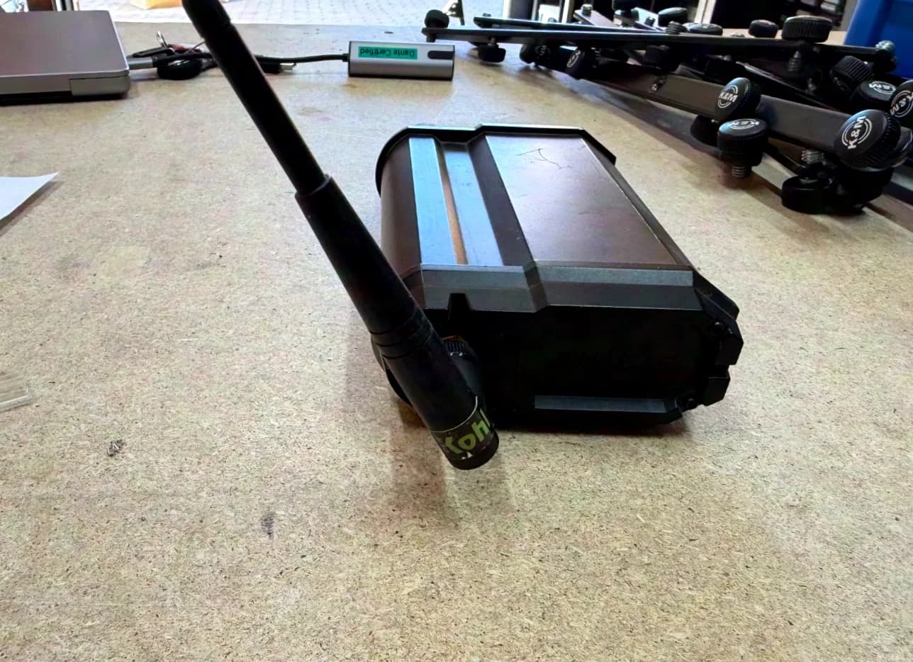 SHURE AXT 610 Showlink