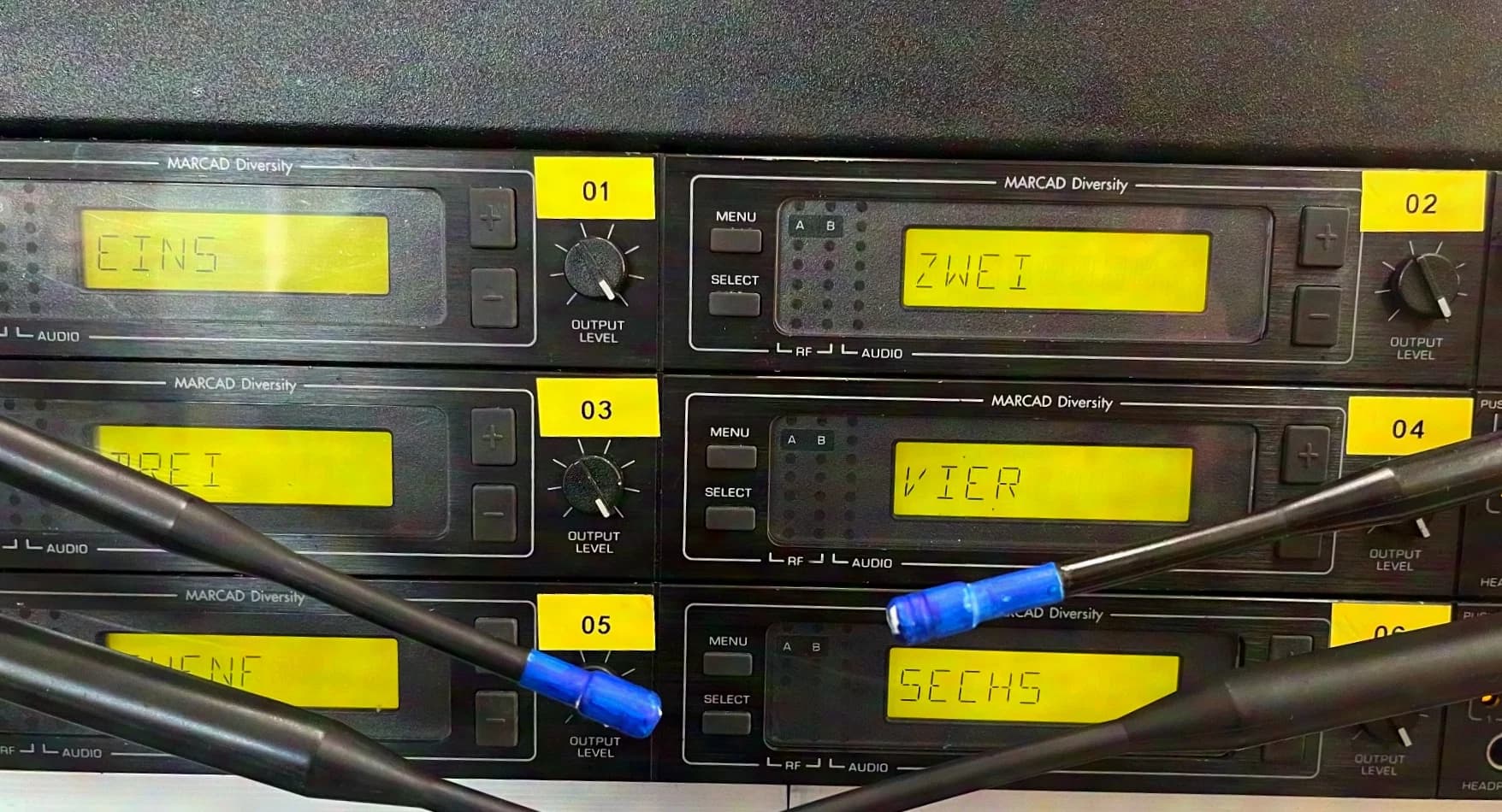SHURE U4D UHF U4D Receiver + 2x U1 BodyPack + 2x Handheld Transmitter + 2x RPW 112 SM 58 Capsule MA