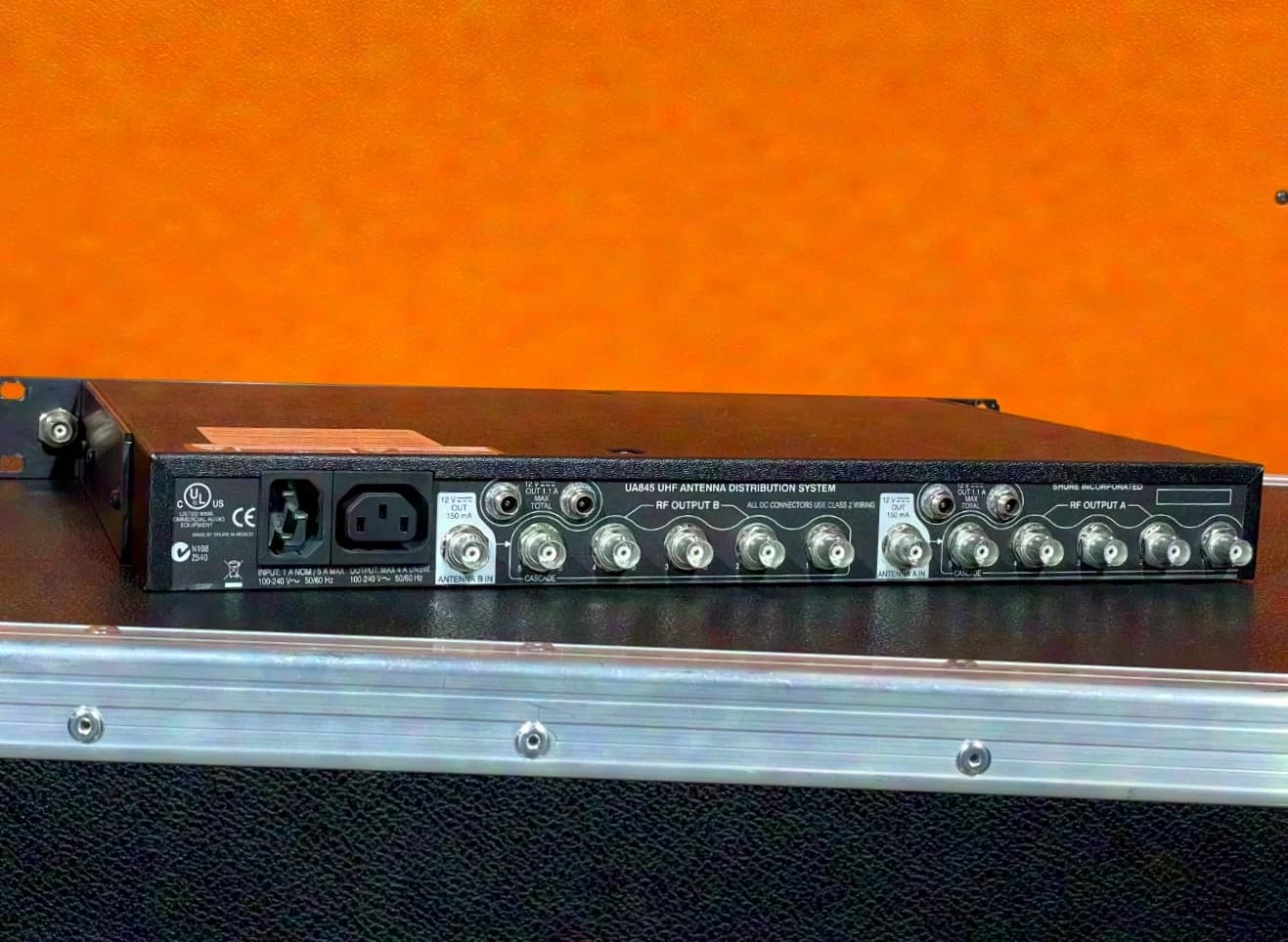 SHURE UA845 UHF Antenna Distribution System, 470 - 952 MHz