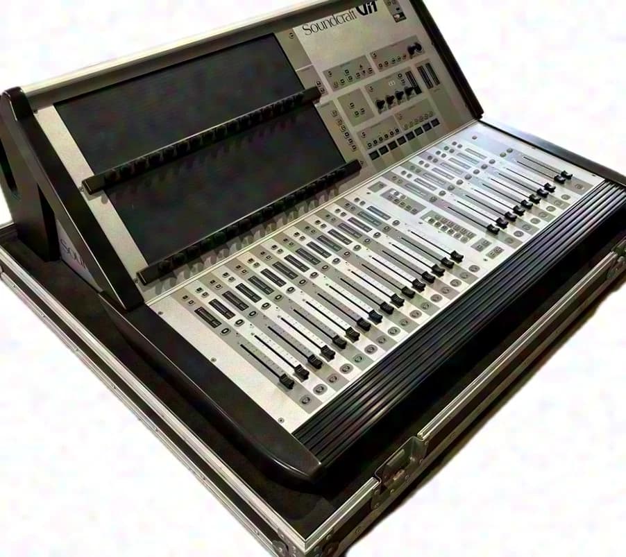 SOUNDCRAFT Vi1 used Surface in Case incl Stagebox in Case ( Packadge )