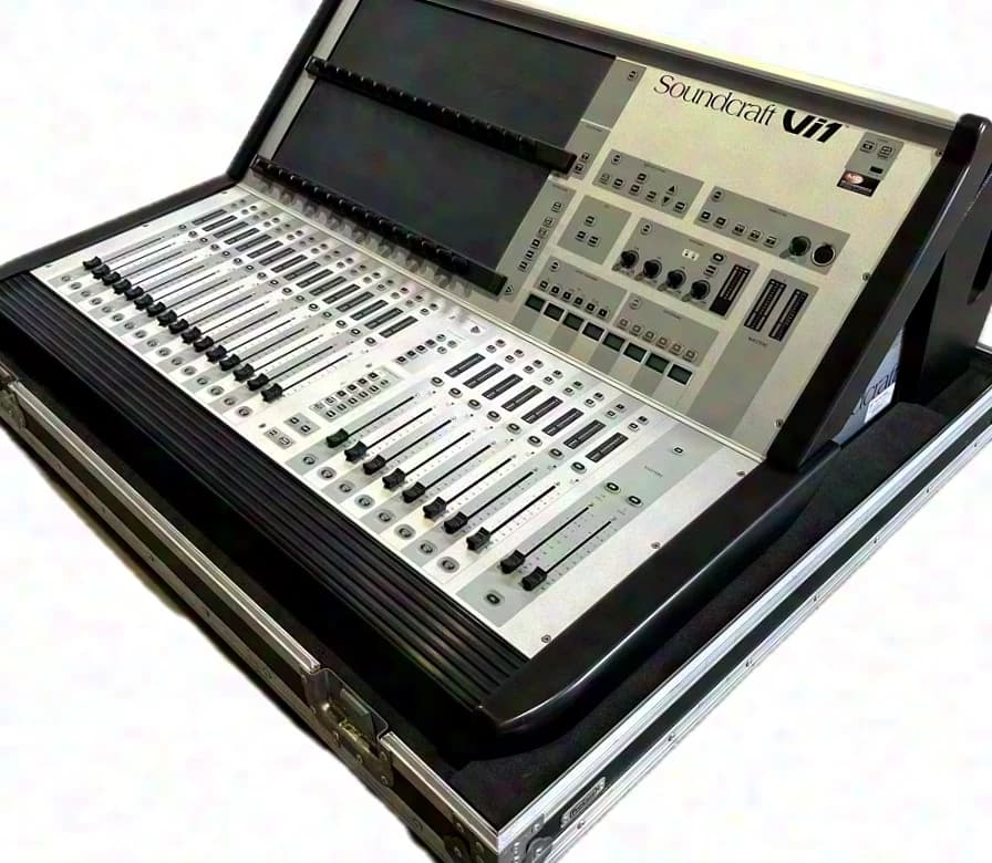 SOUNDCRAFT Vi1 used Surface in Case incl Stagebox in Case ( Packadge )