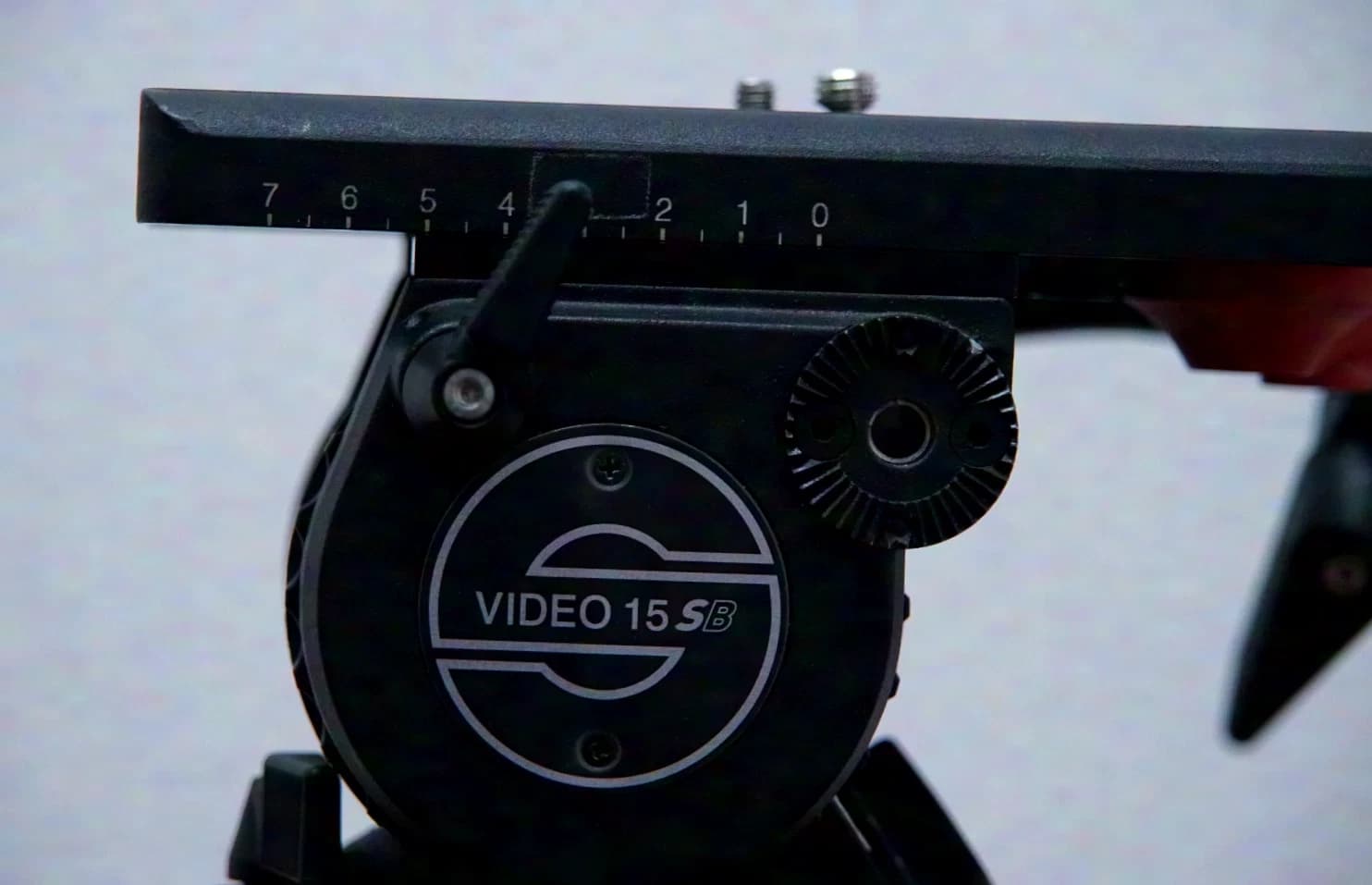 Sachtler Video 15 SB EFP/ENG tripod, SpeedLock CF, mid-level spreader + accessories