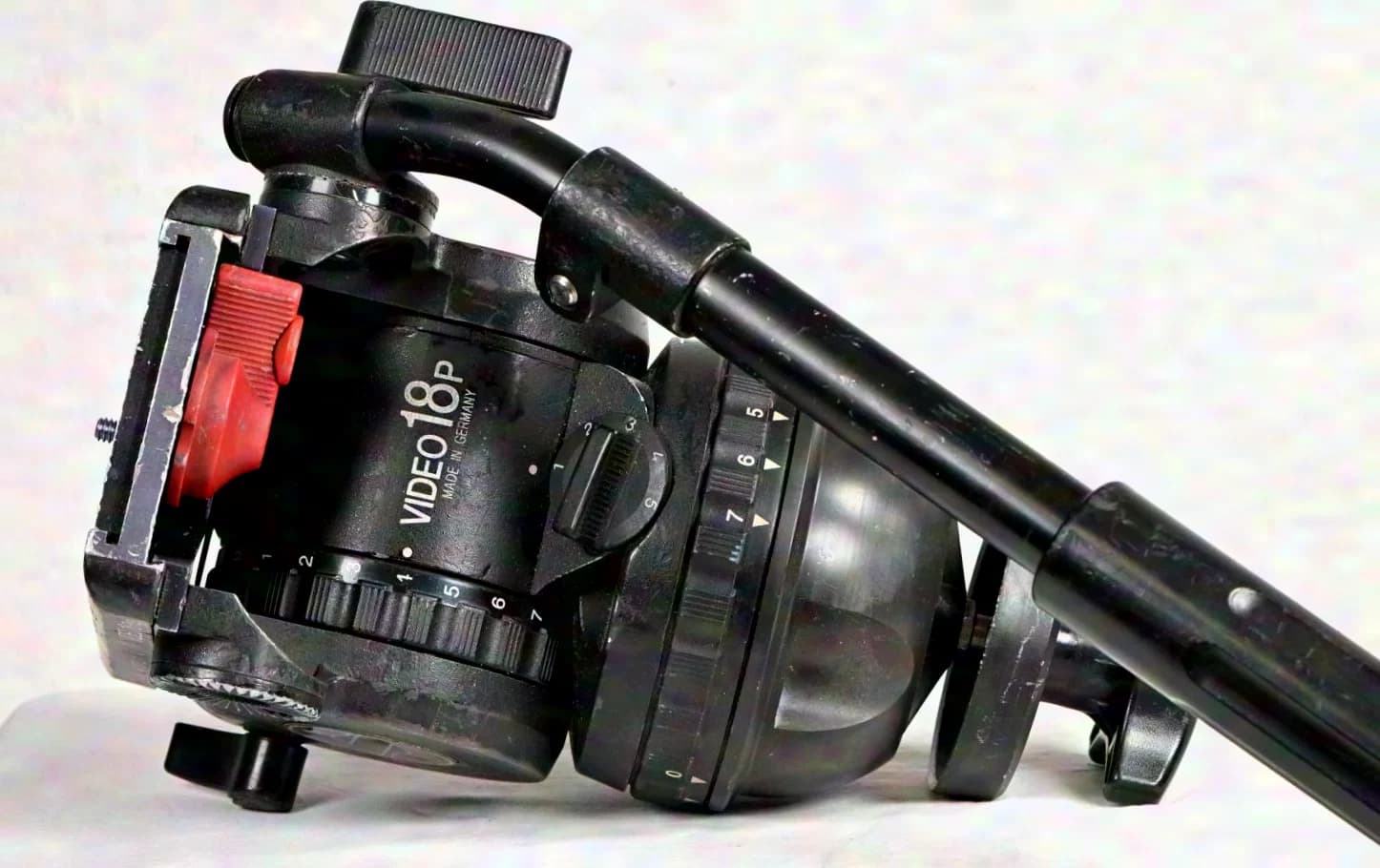 Sachtler Video 18 Plus Fluid Head