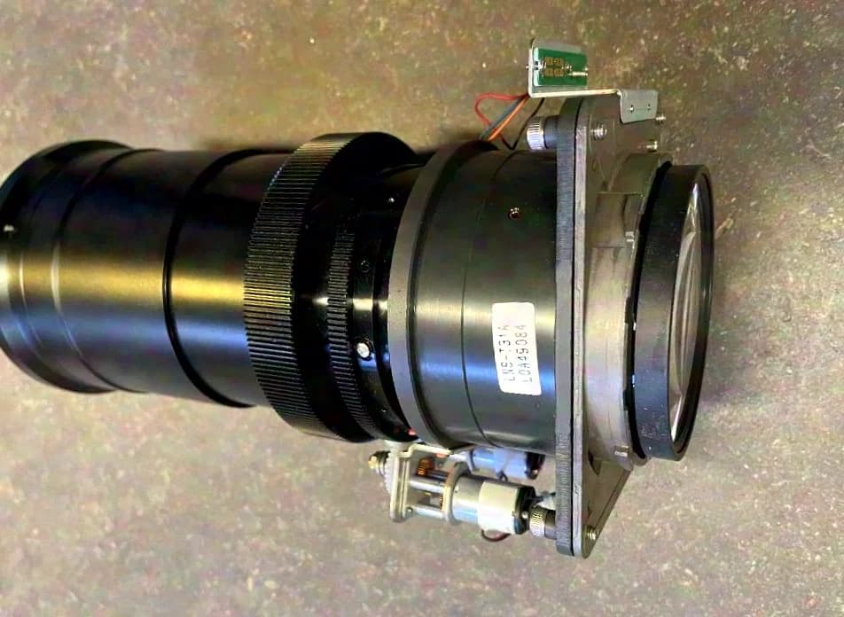 Sanyo LNS-T31A Lens 2.5-4.2:1 Projector Lens Optics (for Sanyo/Eiki/Christie)