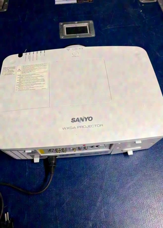 Sanyo PLC-WM 4500L | without case