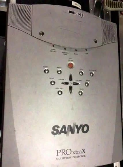 Sanyo PLC XP57L with lens