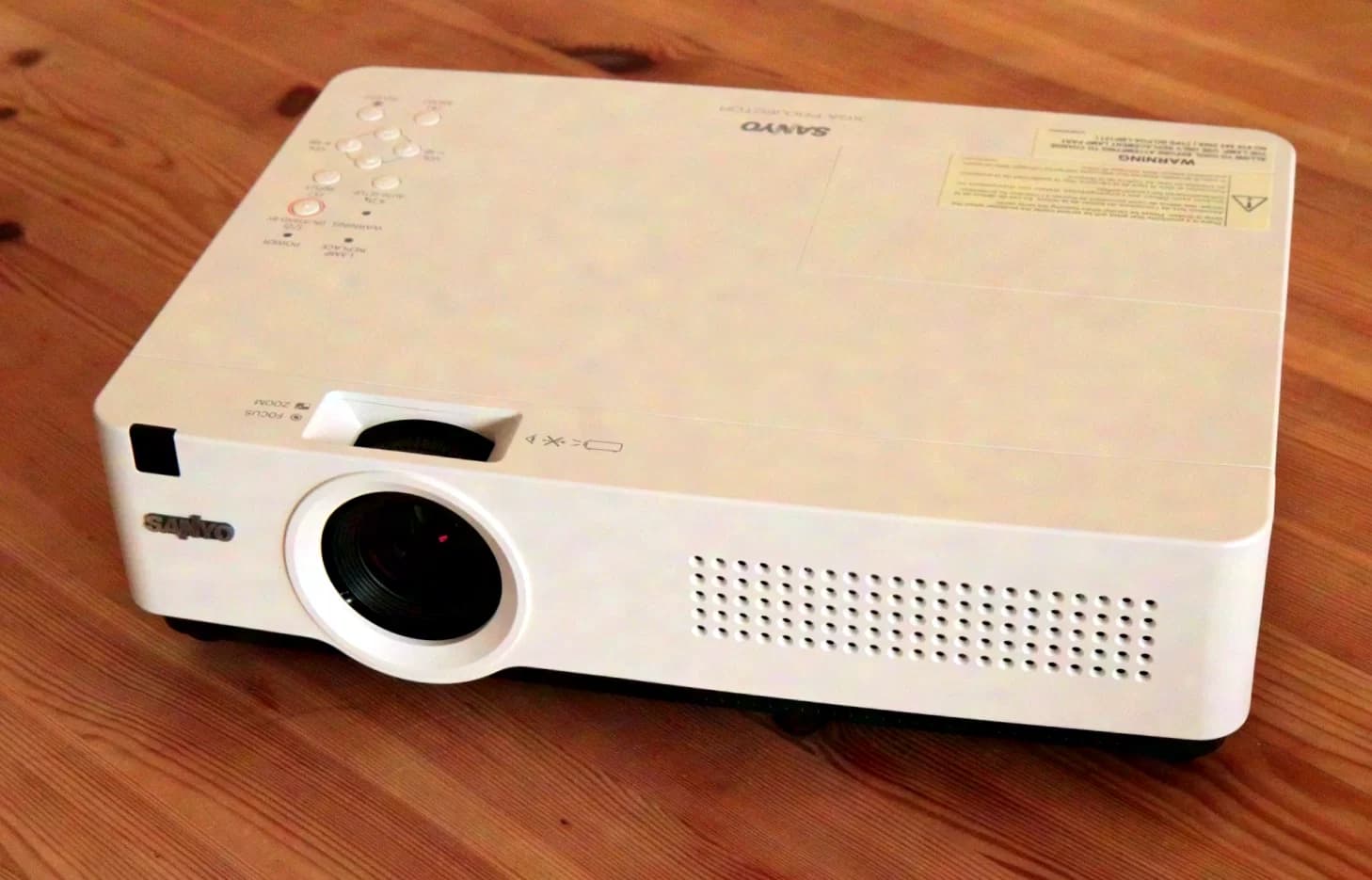 Sanyo PLC-XU350A XGA-LCD Projector, 3500 Ansi-Lumen