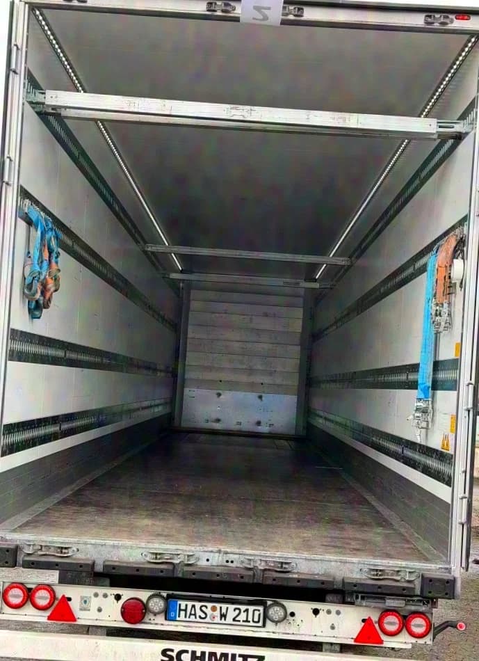 Schmitz Cargobull Event Sattel Eventsattel, Megaliner, Megatrailer Low-Liner Sattelauflieger Firmenlogo Soundhouse