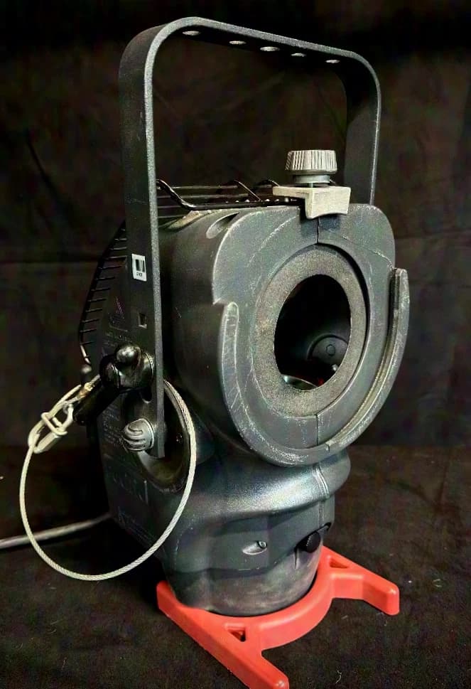 Selecon Pacific Profile Spotlight Set with 14° - 35° Zoom Tube