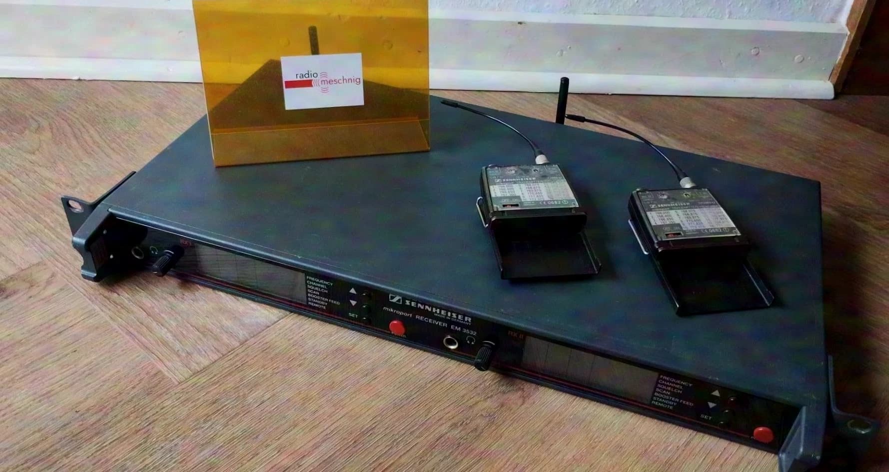 Sennheiser EM3532 SK3063-U Wireless Microphone Wireless System Mic